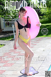 POOLSIDE GLOW